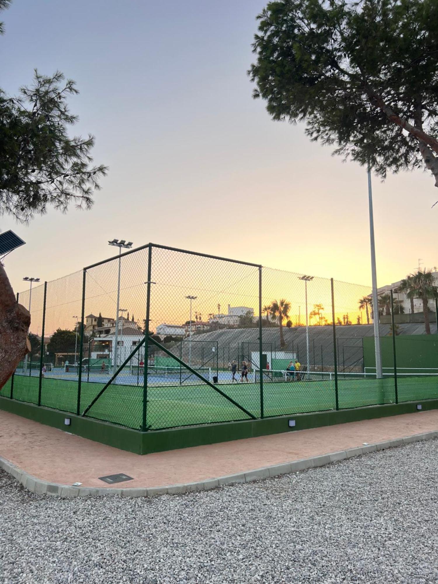 Piso Con Ac, Piscina Y Pista De Padel Y Tenis En Aguilas Ngoại thất bức ảnh